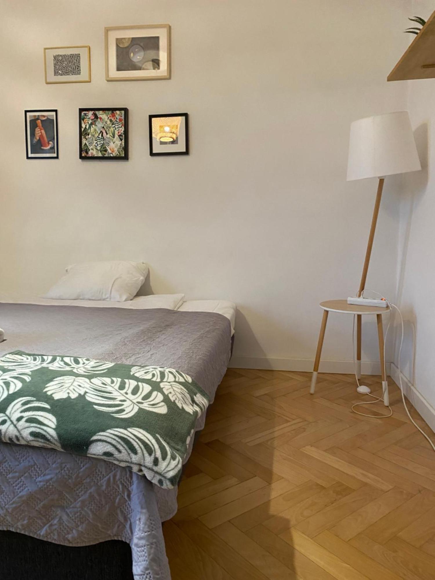 Slow Life Apartment Next To Metro Station วอร์ซอ ภายนอก รูปภาพ