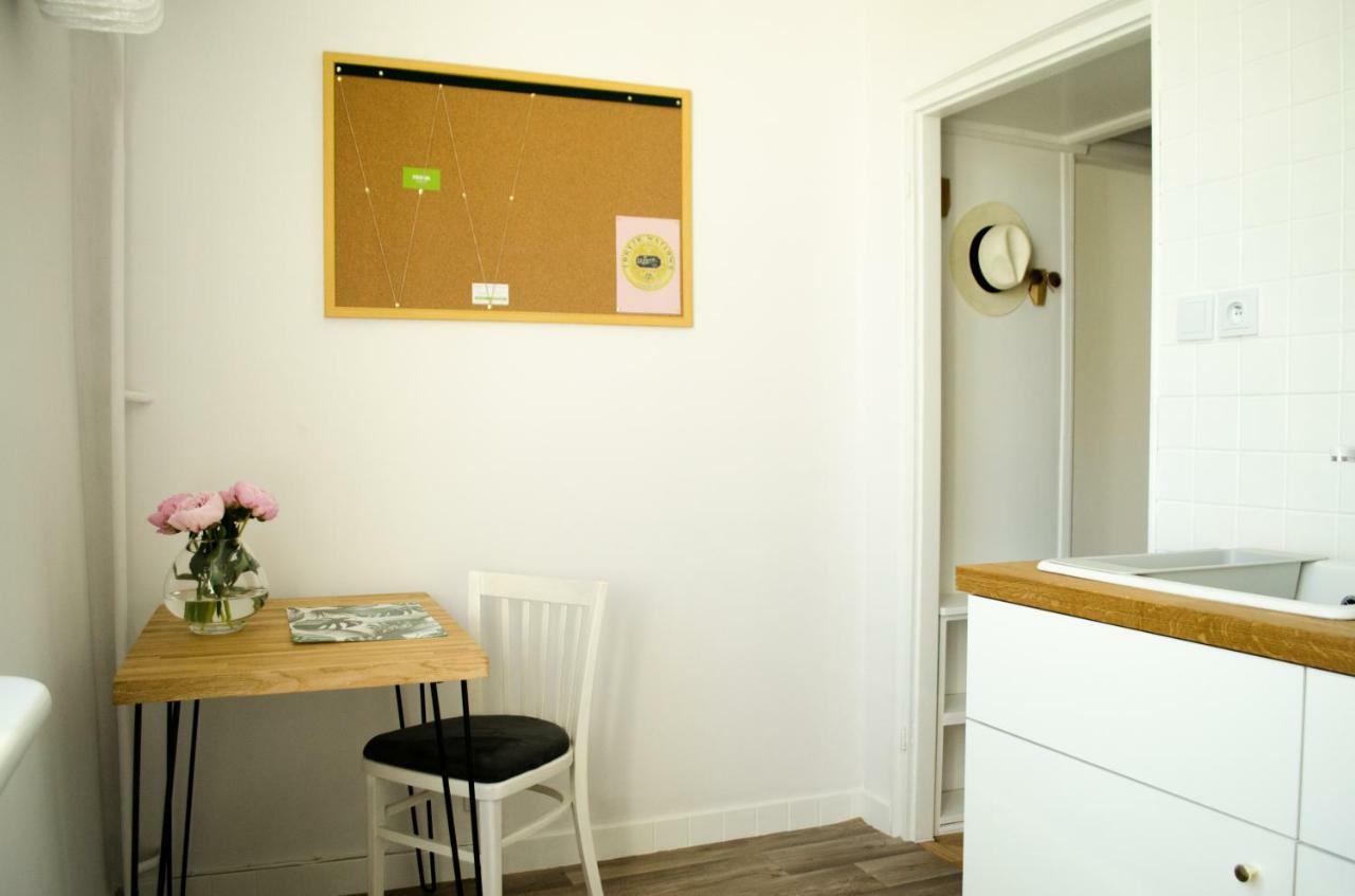 Slow Life Apartment Next To Metro Station วอร์ซอ ภายนอก รูปภาพ