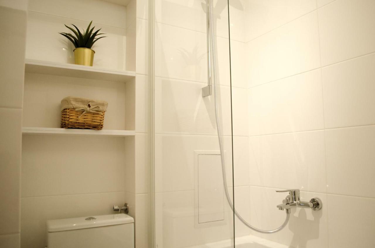 Slow Life Apartment Next To Metro Station วอร์ซอ ภายนอก รูปภาพ